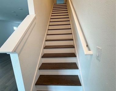4201 W Gray Street - Photo Thumbnail 8