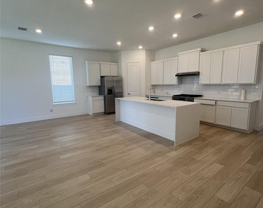 2619 Grove Crest Drive - Photo Thumbnail 7
