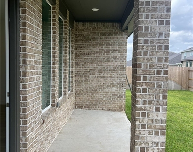 2619 Grove Crest Drive - Photo Thumbnail 2