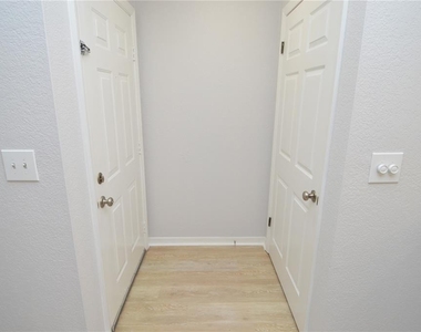 10263 Gandy Boulevard N - Photo Thumbnail 2