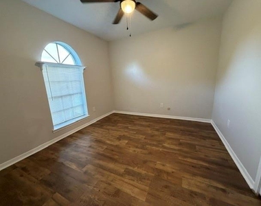 4808 Fairmoor Street - Photo Thumbnail 15
