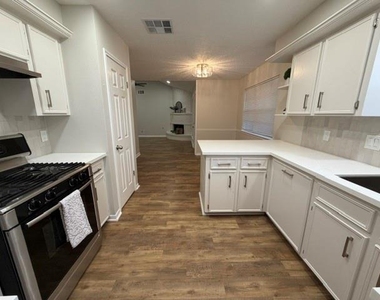 4808 Fairmoor Street - Photo Thumbnail 10