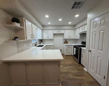 4808 Fairmoor Street - Photo Thumbnail 8