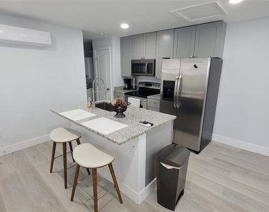 3810 N 45 Th Av - Photo Thumbnail 3