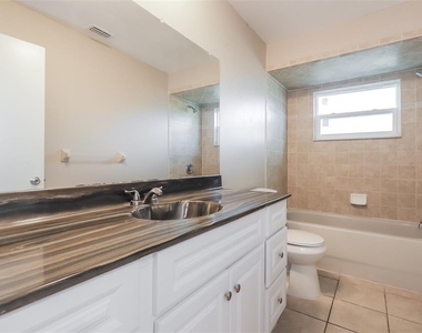 5007 Terry Lane - Photo Thumbnail 15