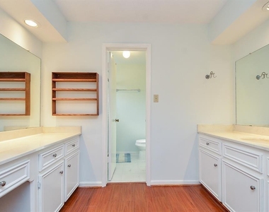 15815 Boulder Oaks Drive - Photo Thumbnail 9