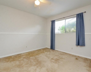15815 Boulder Oaks Drive - Photo Thumbnail 7