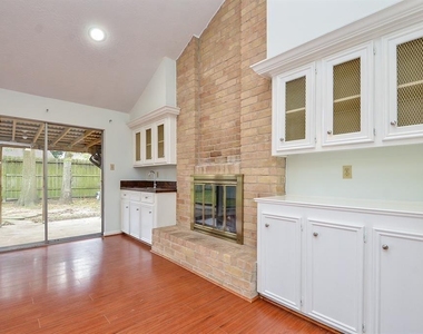 15815 Boulder Oaks Drive - Photo Thumbnail 17