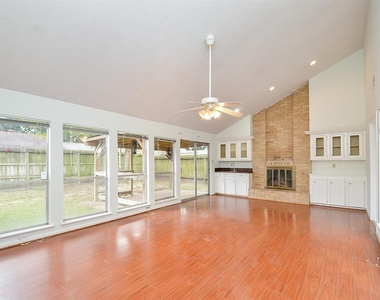 15815 Boulder Oaks Drive - Photo Thumbnail 19