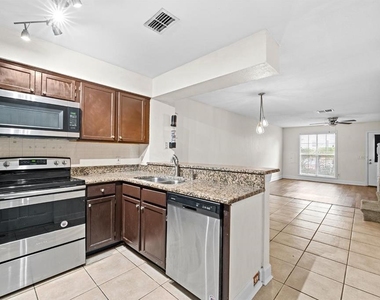 11317 Stratton Park Drive - Photo Thumbnail 14