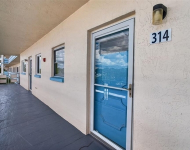 2850 59th Street S - Photo Thumbnail 3