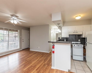 425 Emerson Street - Photo Thumbnail 4