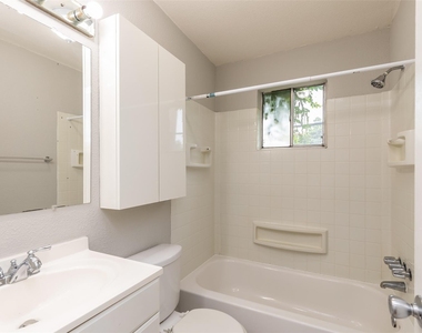 425 Emerson Street - Photo Thumbnail 12