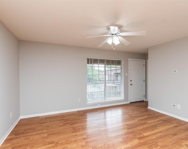 425 Emerson Street - Photo Thumbnail 3