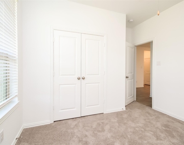 15122 Arlington Park Avenue - Photo Thumbnail 10