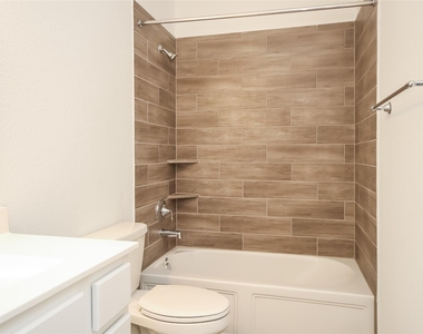 15122 Arlington Park Avenue - Photo Thumbnail 12