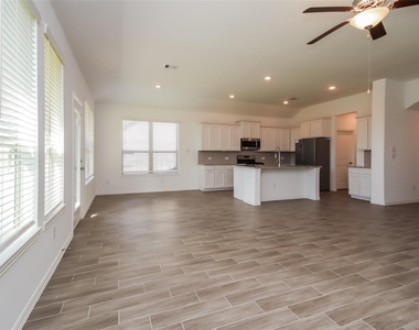 15122 Arlington Park Avenue - Photo Thumbnail 3