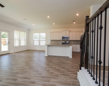 15122 Arlington Park Avenue - Photo Thumbnail 4