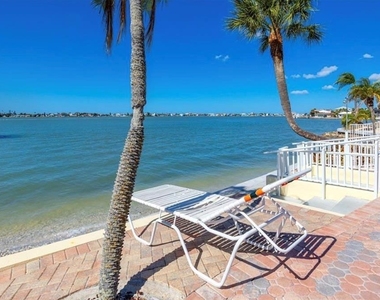 4650 Cove Circle - Photo Thumbnail 35