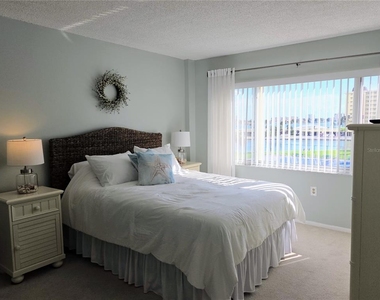 4650 Cove Circle - Photo Thumbnail 14