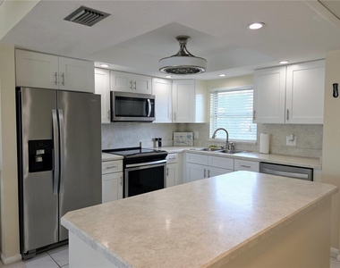 4650 Cove Circle - Photo Thumbnail 6