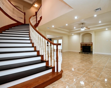 5211 Holly View - Photo Thumbnail 4