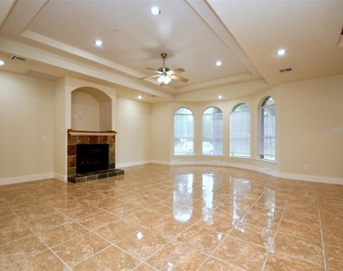 5211 Holly View - Photo Thumbnail 8