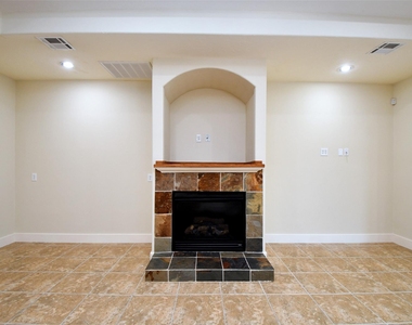 5211 Holly View - Photo Thumbnail 11