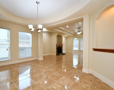 5211 Holly View - Photo Thumbnail 14