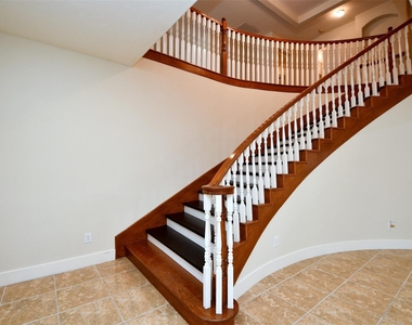 5211 Holly View - Photo Thumbnail 5