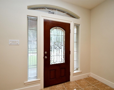 5211 Holly View - Photo Thumbnail 3