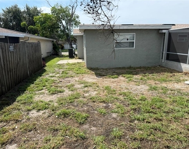 10010 Regency Park Boulevard - Photo Thumbnail 15