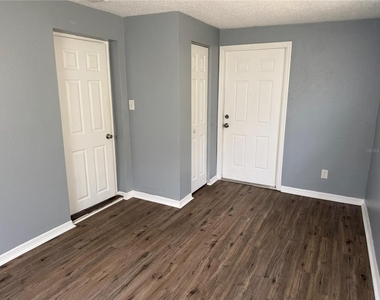 10010 Regency Park Boulevard - Photo Thumbnail 4