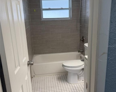 10010 Regency Park Boulevard - Photo Thumbnail 7