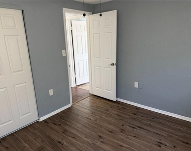 10010 Regency Park Boulevard - Photo Thumbnail 9