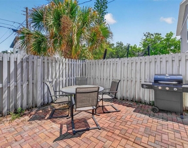 437 43rd Ave N - Photo Thumbnail 13