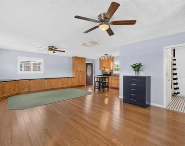 437 43rd Ave N - Photo Thumbnail 12