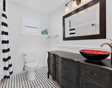 437 43rd Ave N - Photo Thumbnail 8