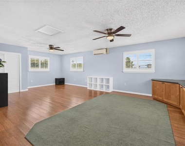 437 43rd Ave N - Photo Thumbnail 5