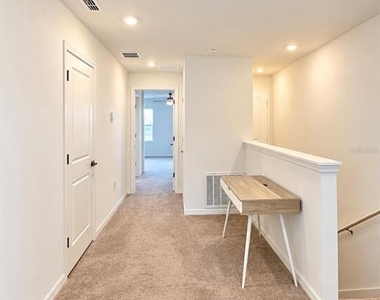 8212 Crescent Oaks Drive - Photo Thumbnail 23
