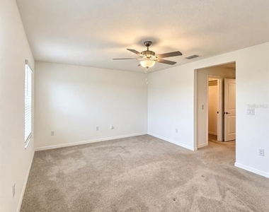 8212 Crescent Oaks Drive - Photo Thumbnail 15