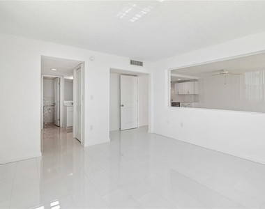 450 Treasure Island Causeway - Photo Thumbnail 18