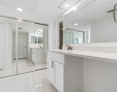 450 Treasure Island Causeway - Photo Thumbnail 22