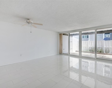 450 Treasure Island Causeway - Photo Thumbnail 7