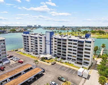 450 Treasure Island Causeway - Photo Thumbnail 27