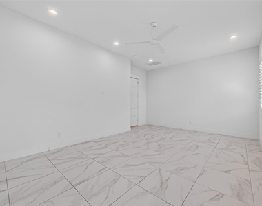 10403 Anchorage Passage - Photo Thumbnail 21