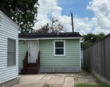 914 E 25th Street - Photo Thumbnail 1