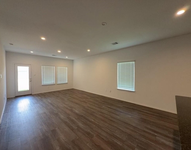 5619 Vintage Oakmont Drive - Photo Thumbnail 6