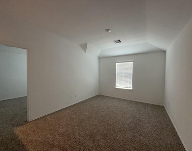 5619 Vintage Oakmont Drive - Photo Thumbnail 16