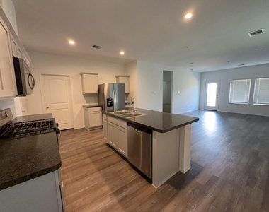 5619 Vintage Oakmont Drive - Photo Thumbnail 5